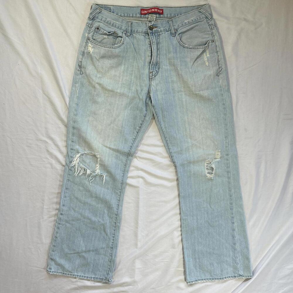 Vintage Y2K Unionbay Light Wash Distressed Relaxed, Bootcut Denim Jeans (34x30).
